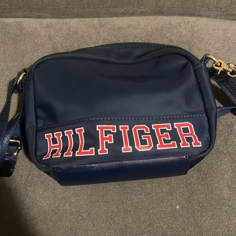 Tommy Hilfiger Crossbody Bag